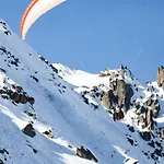 Le Paradis - Year *