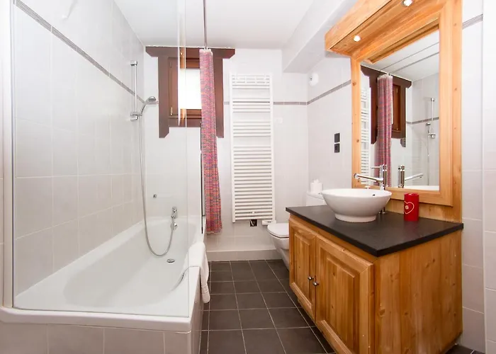 Le Paradis - Year שאמוני